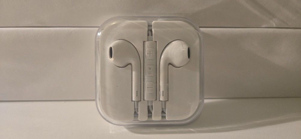 New Wired Earbuds 3.5mm Jack (Similar to Apple Style)