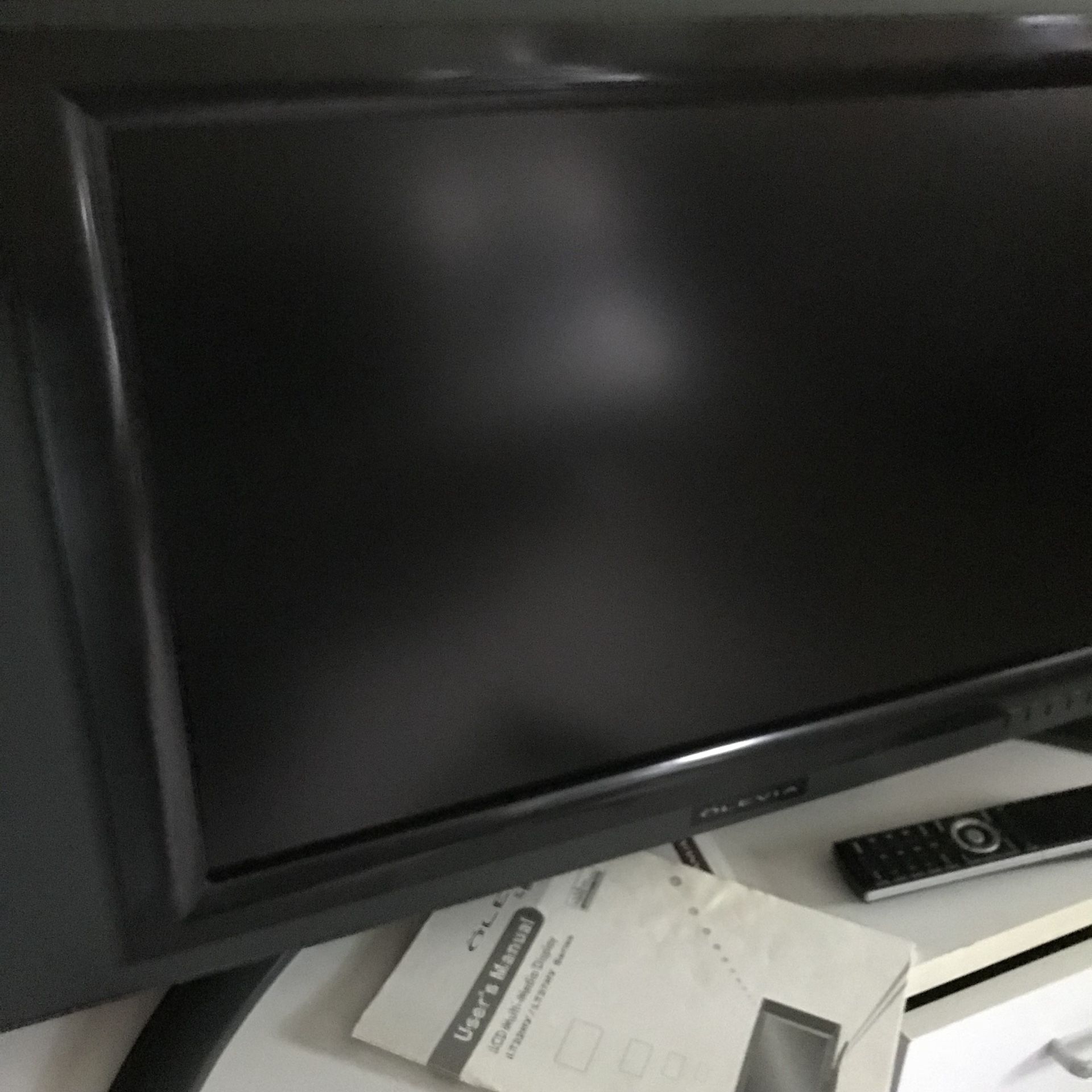 TV LCD MULTI MEDIA DISPLAY 32 Olivia SYNTAX