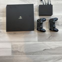 PlayStation 4 + PS VR Bundle – Includes Headset, Camera & Controllers!