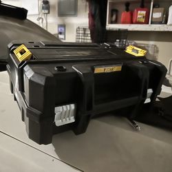 Dewalt Green Dot And Line Lazer Horizontal And Up Words 