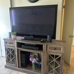 Mueble Para TV Y Incluye Televisor