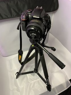 NIKON D3300 rarely used w/ E-Commerce Lens