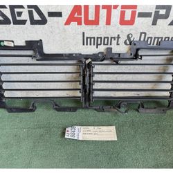 2017 - 2018 - 2020 TAHOE YUKON SUBURBAN ESCALADE GRILLE SHUTTER ACTIVE OEM AX98439
