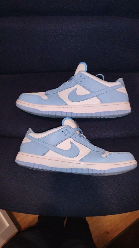 UNC Blue Dunks Size 13.5