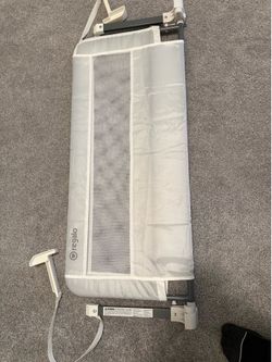 Regalo Safety Swing Down Bed/Crib Rail