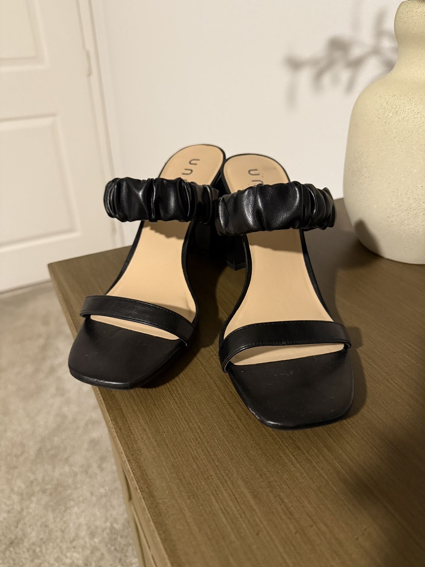 Unisa Black Heels