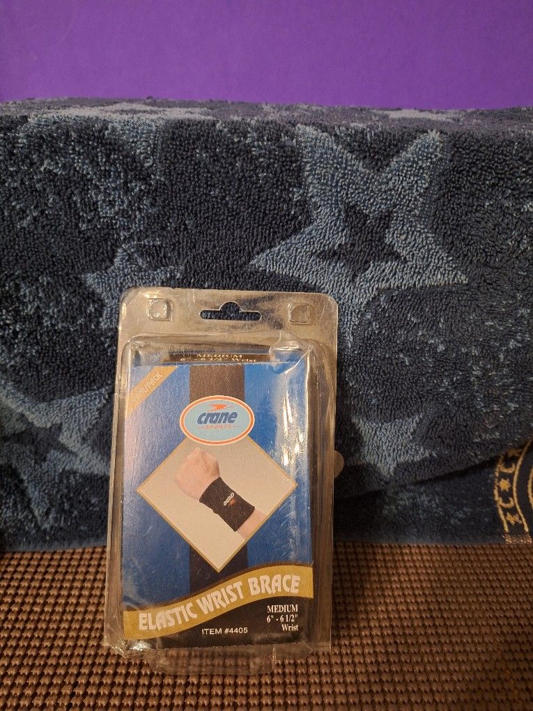 Crane Sports Eladtic Black Wrist Brace Med 6"-61/2"-$8.00