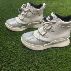 Sleep Kids Boots Size 3