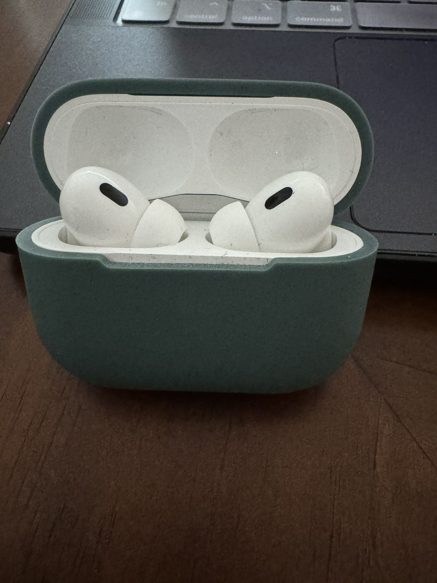 Apple AirPods Pro 2nd Gen ( USB-c) 