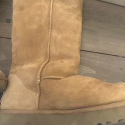 UGG BOOTS SIZE 9