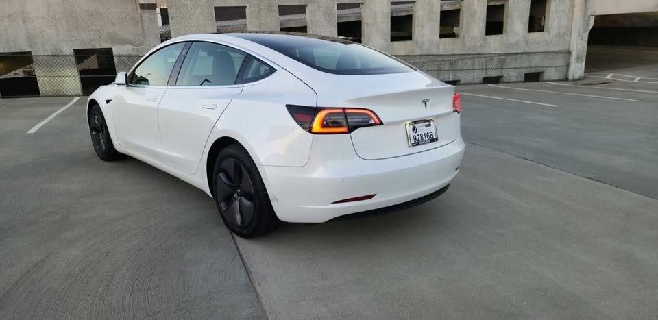 2019 Tesla model 3 Standard Range Plus