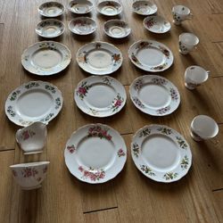 Gainsborough England Vintage Bone China Set Of 22 Pieces Like New 