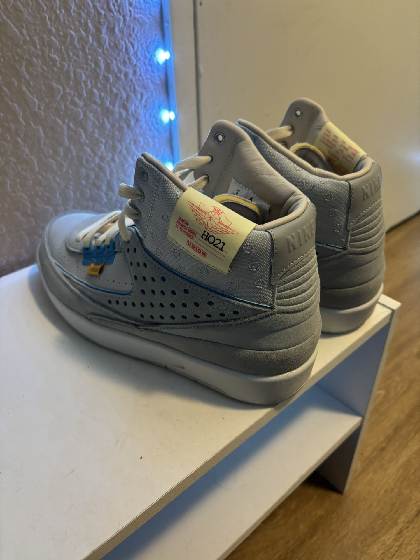 Air Jordan Retro 2 Gray Fog