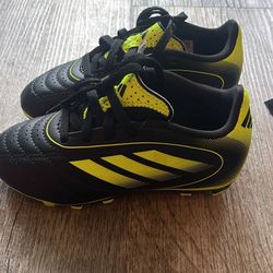 Toddler Size 10 Soccer Cleats And Shin Guards 
