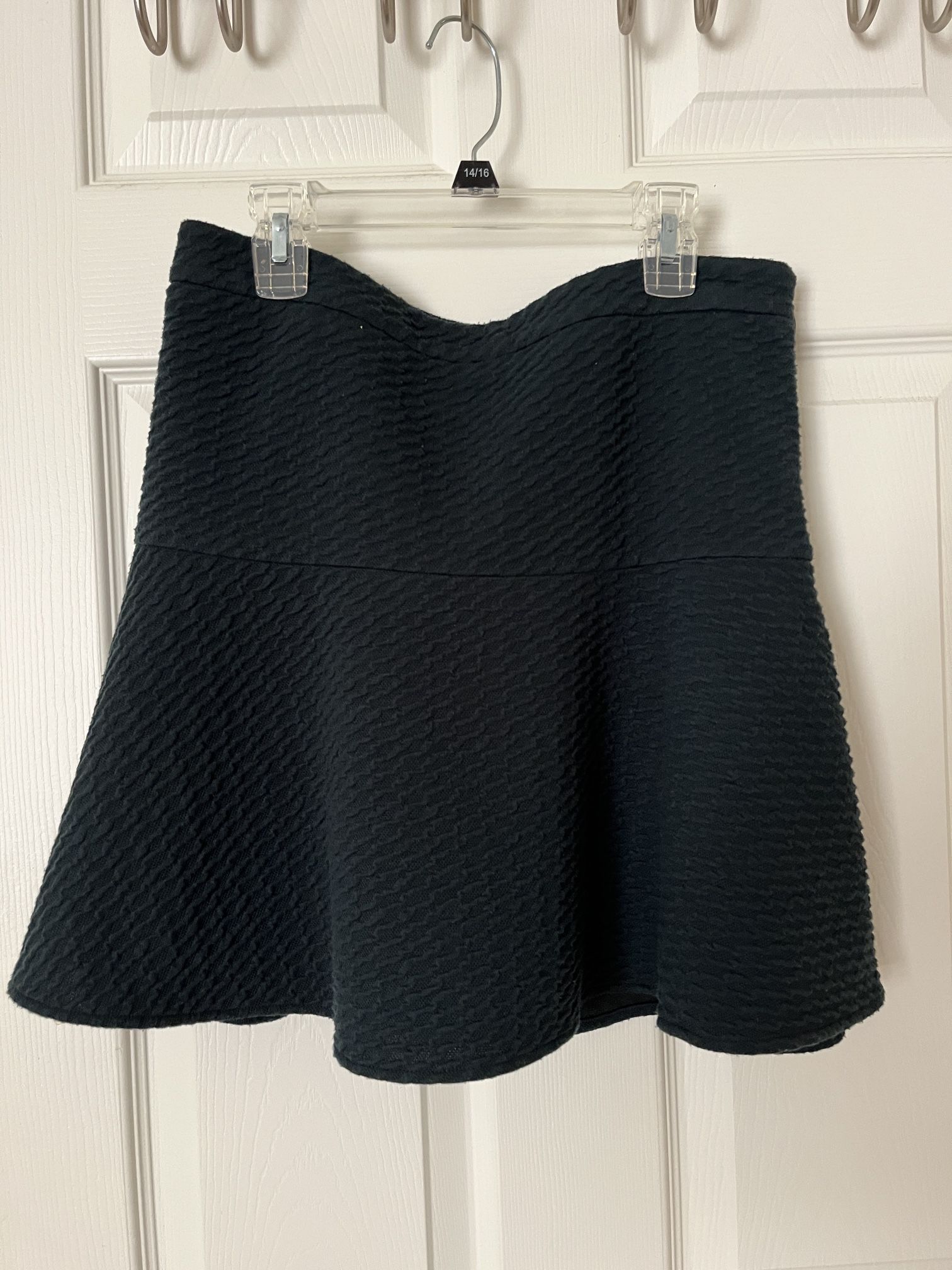 LOFT Women’s Dark Green Short Skirt - Size SP (Small Petite)