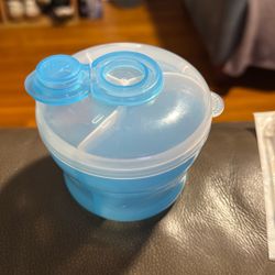 Formula Munchkin Dispenser 