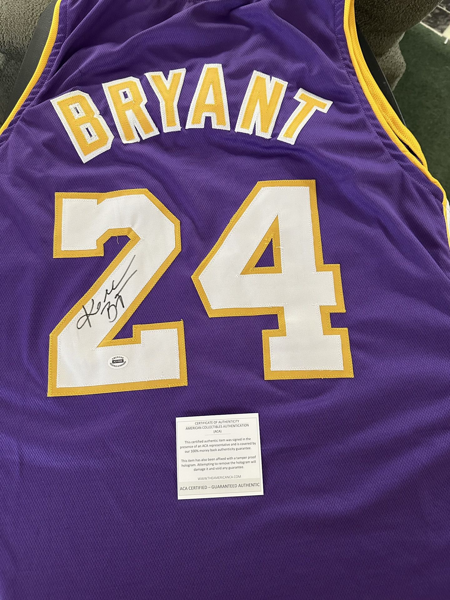 KOBE BRYANT SIGNED LA LAKERS AUTOGRAPHED CUSTOM JERSEY W/COA (LOS ANGELES) - 526