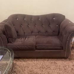 Two Pieces Velvet Sofas With Coffee Table And Two Pieces Nd Tables. https://offerup.com/redirect/?o=VGFibGVzLlRvdGFs of Five Pieces.