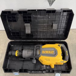 DEWALT 60-Volt 27 lbs. SDS Maximum  Inline Chipping Hammer tool, only battery and charger, not include