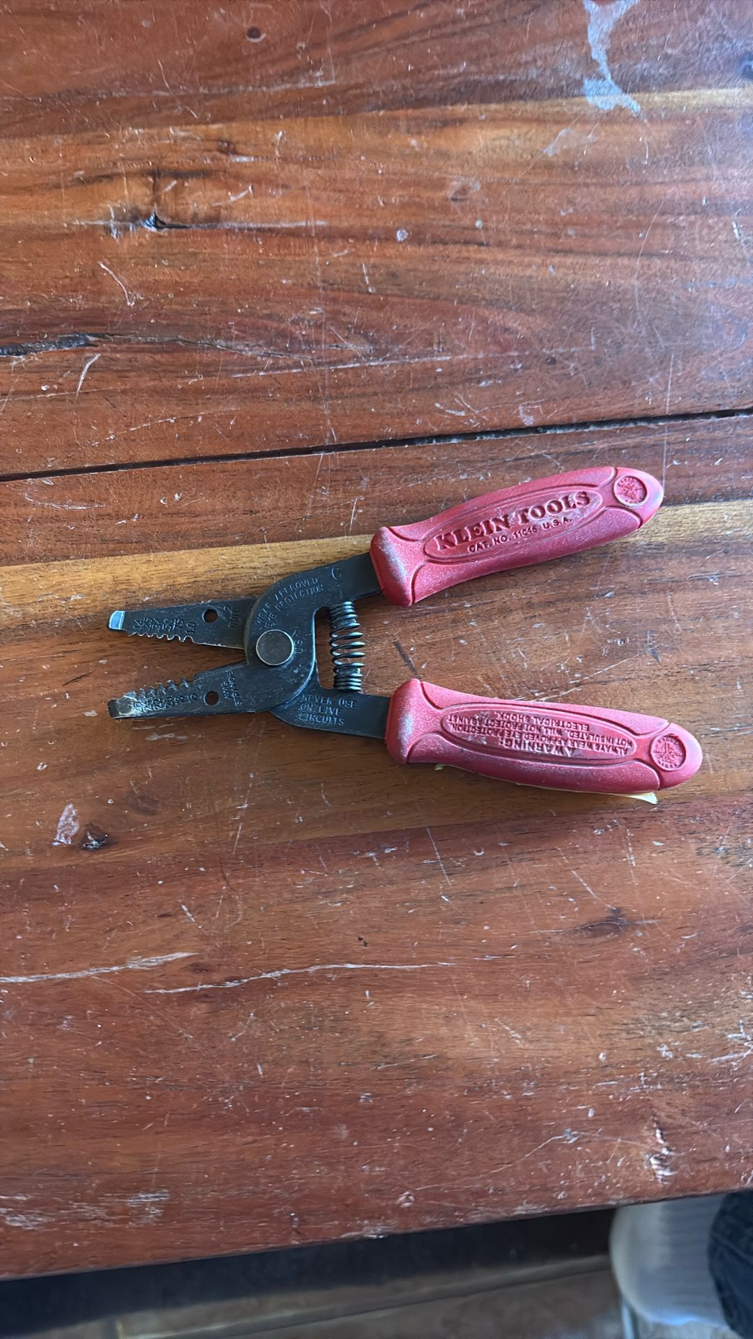 Compact Wire Stripper