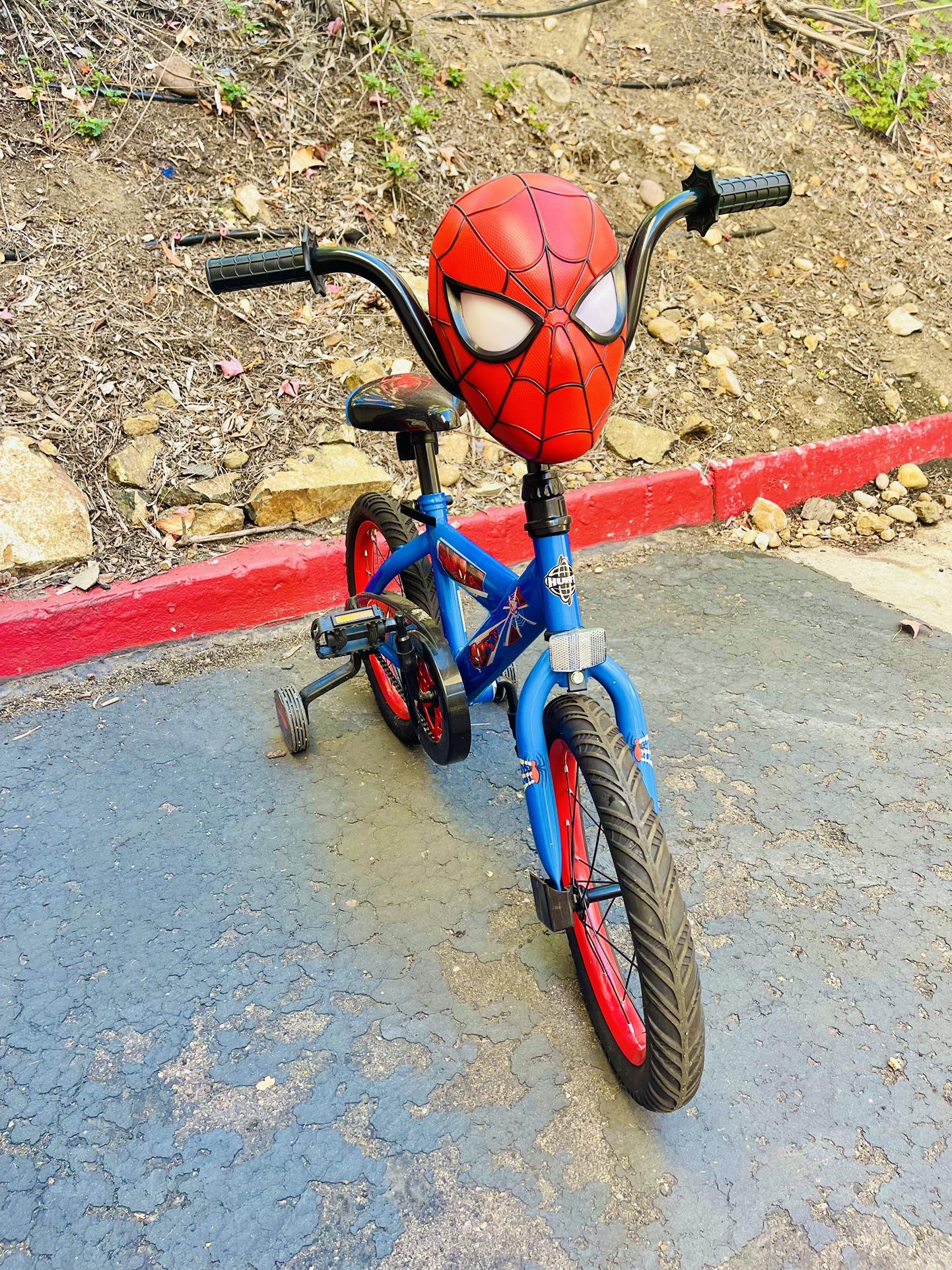 Spider-Man Kids Bike w/training wheels - 16”
