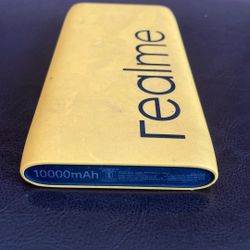 portable 10000 mAh power bank Compatible with IOS/Android/USB-C/USB, various devices 