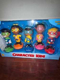 Character Kids 5-Figure Superhero Toy Set