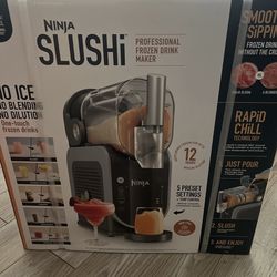 Ninja SLUSHi with RapidChill Technology, 88 oz. Frozen Drink & Slushie Machine, 5 Preset Programs, Margaritas, Frappés, and More, Premium Accents, Bla