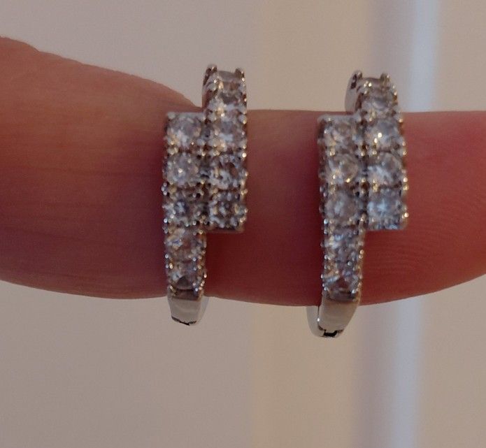 Brand new 925 sterling sliver cubic zirconia double hoop hypoallergenic sparkling diamond earring 