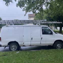 2004 Ford E-250