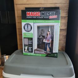 Magic Mesh Screen Door
