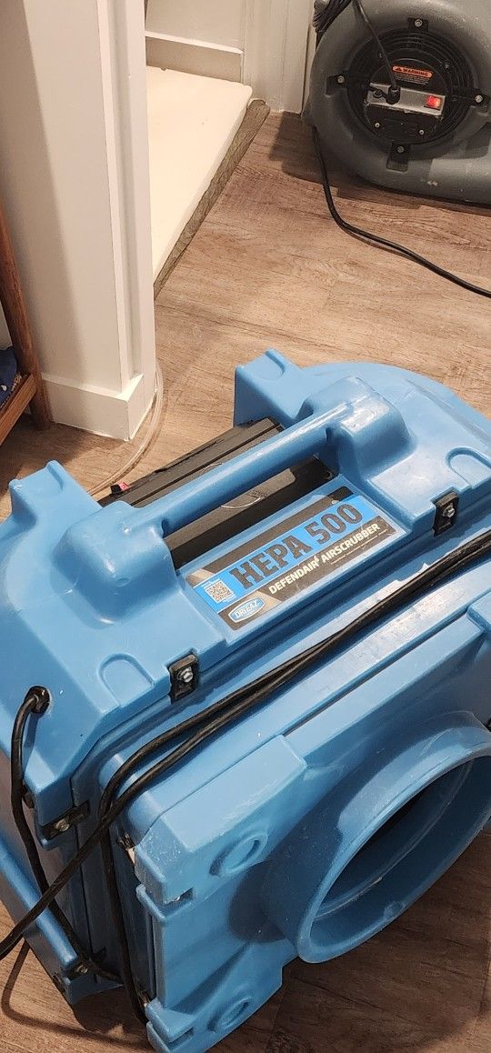 Dri-Eaz HEPA 500 AIR SCRUBBERS AND PHEONIX 250 DEHUMIDIFIERSppl