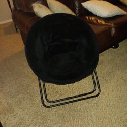 Comfy Pull Out Chair 