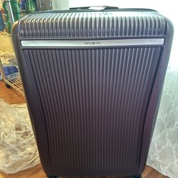 Samsonite Blackstone 27in 