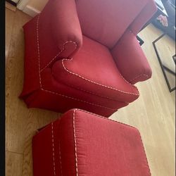 Red Sofá Chair With Ottoman