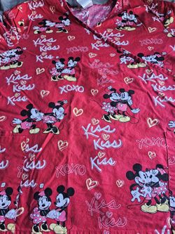  Mickey and Minnie Scrub 