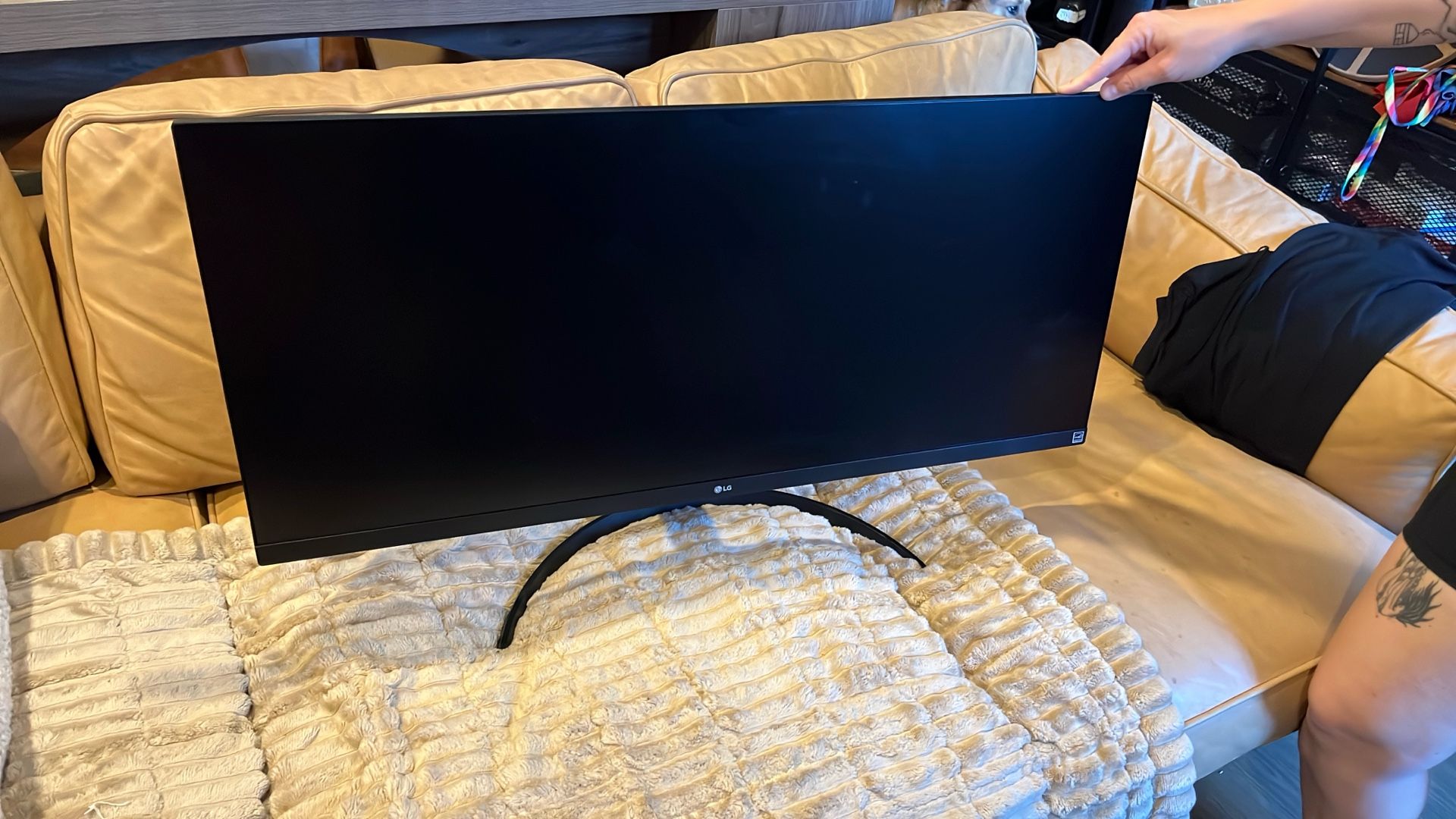 Flat LG Monitor