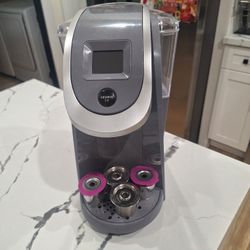 Gray Keurig 2.0 Coffee Maker With Reusable K-cup Pods 