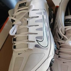 NIKE REAX 8 TR MSH (SIZE 10.5)
