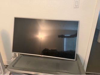 LG 47” Full HD LED TV (Model 47LB6100