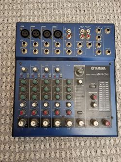 YAMAHA MG8/2FX Mixing Console Blue
