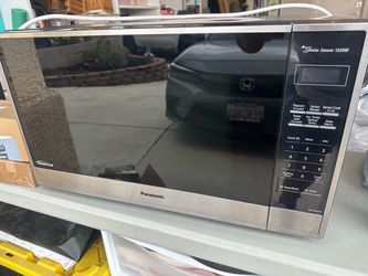 Panasonic Inventer 1250W microwave