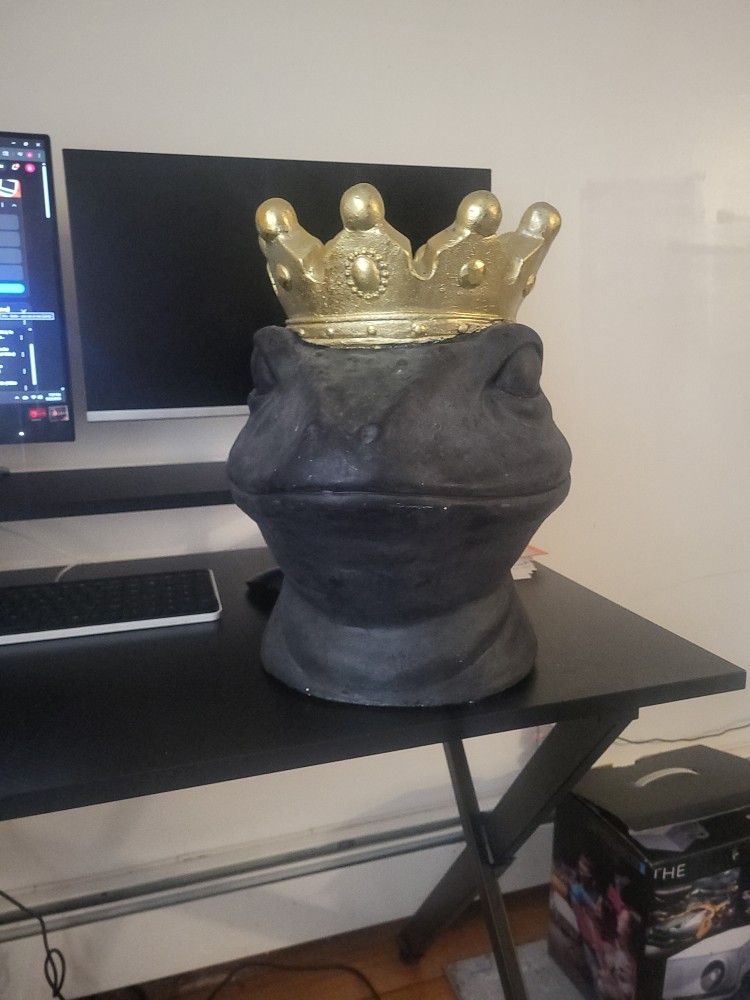 Frog Statue