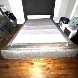 Queen Bedroom Set