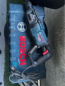 Bosch 11255VSR Bulldog Xtreme 1-inch SDS-plus Rotary Hammer.