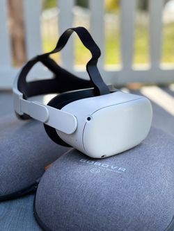 Oculus Rift 2 like new