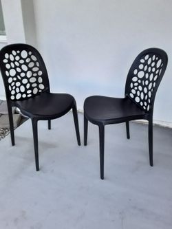 2 Patio Chairs