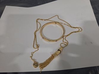 GOLD NECKLACE AND BRACELET