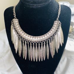 Dangle Fashion Necklace 