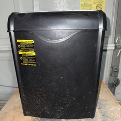 Amazon Basic 6 - Sheet Paper Shredder
